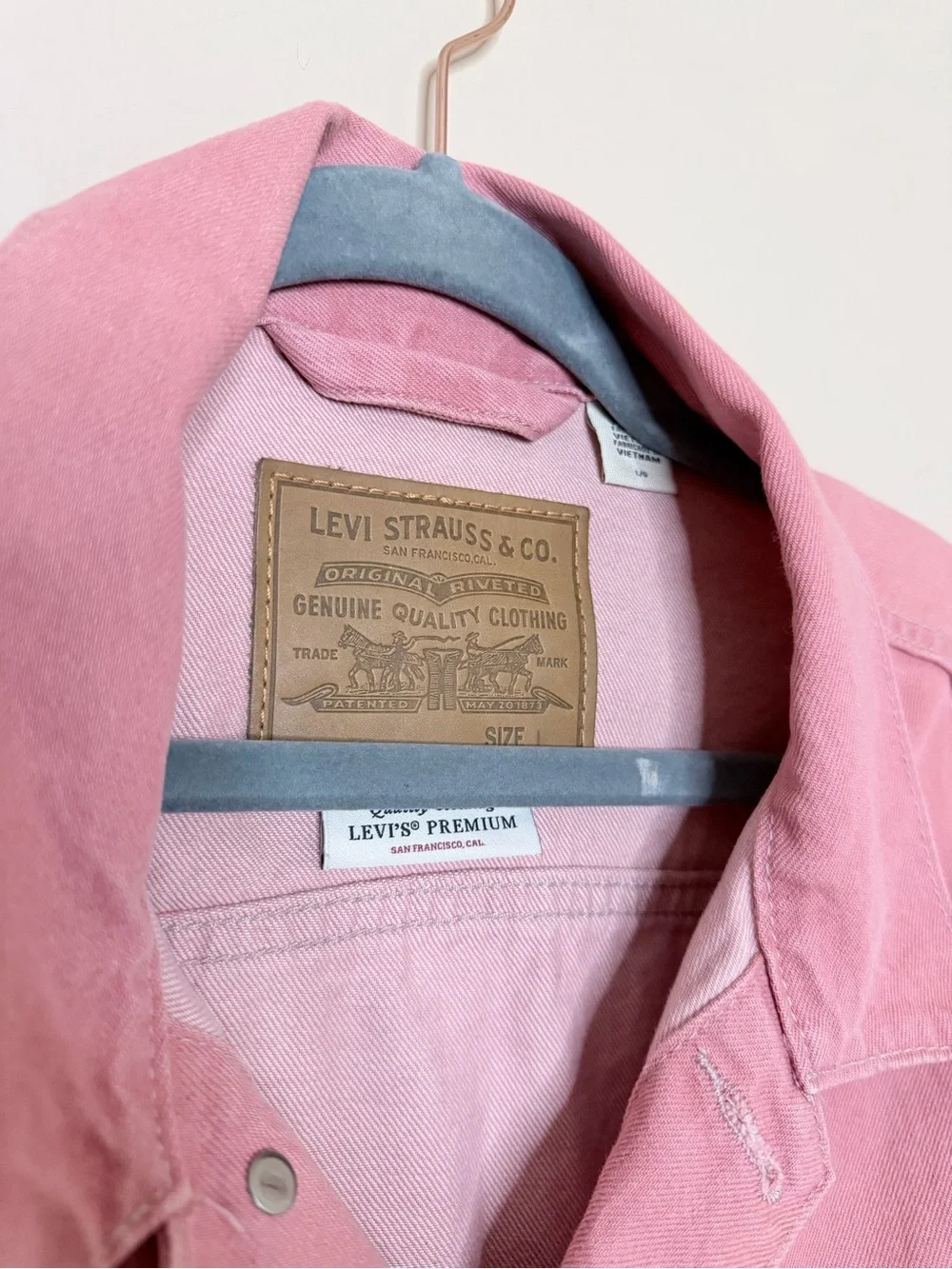 Levis levi two